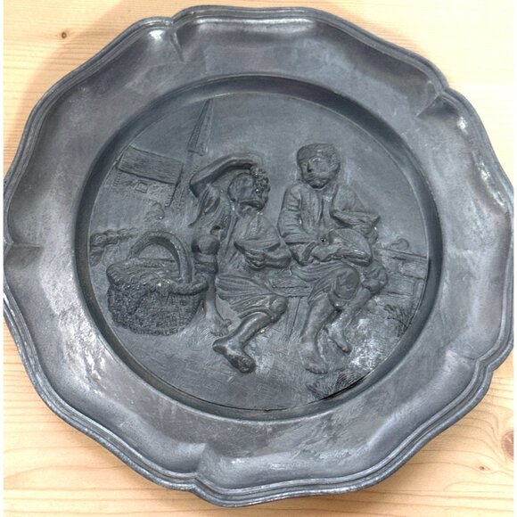 Vintage Italian Farmhouse Raised Relief Pewter Plate Norleans Men Grapes Rustic - Picture 3 of 8